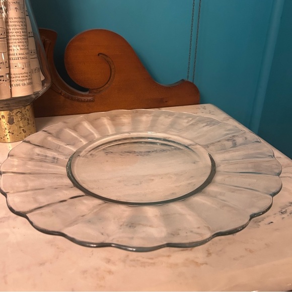 Vintage Anchor Hocking Moments 14.5" Clear Glass Serving Tray Platter scalloped - Picture 4 of 8